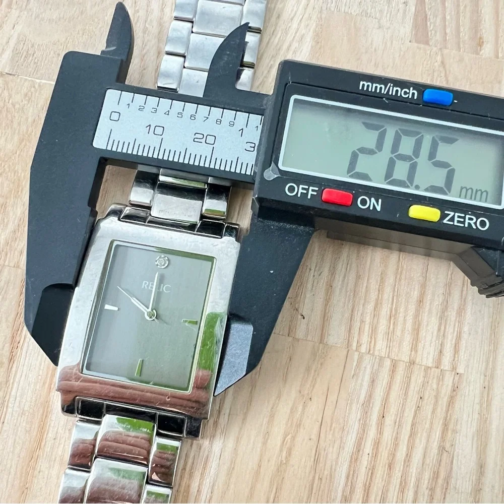 Relic mens rectangular gray dial silver tone watch NEW BATTERY